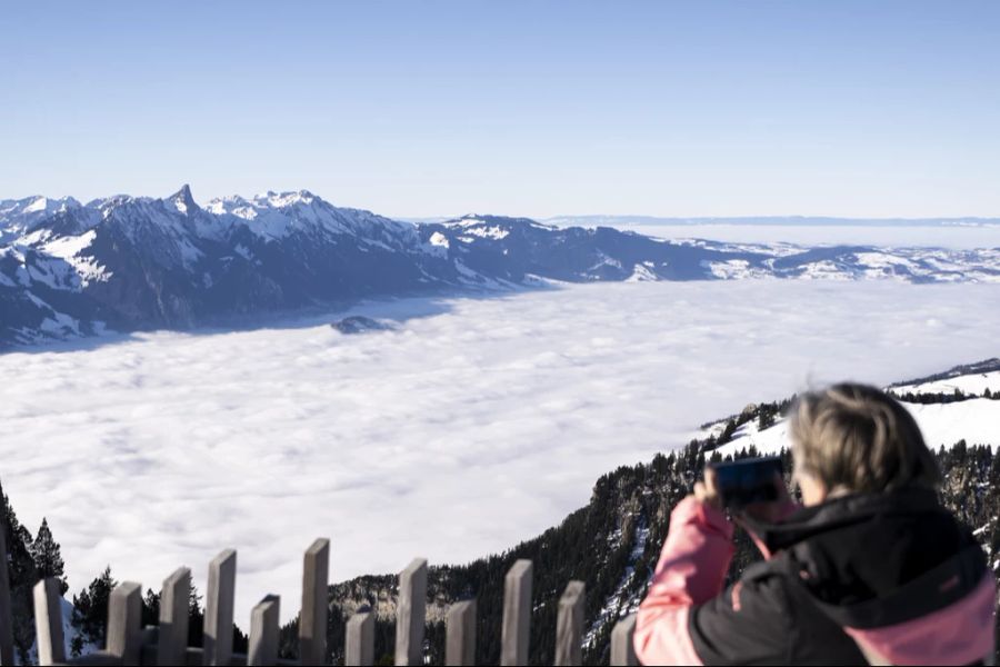 Am Samstag wird es wohl bis am Nachmittag noch zu Nebel kommen. (Archivbild)