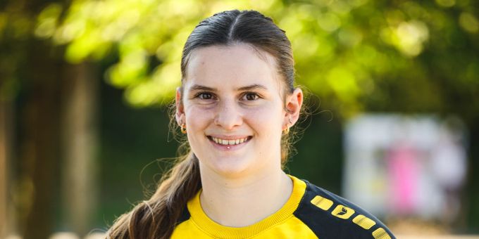 Leandra Lüthi auch in der Saison 2025/26 in den Buchser Farben. Leandra Lüthi