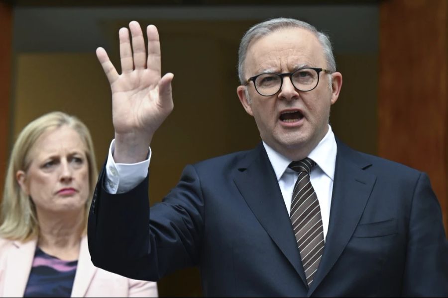 Der australische Premierminister Anthony Albanese nach dem Beschluss des neuen Social-Media-Gesetzes durch das Parlament.