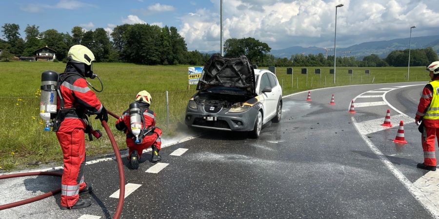 Fahrzeugbrand in Bilten.