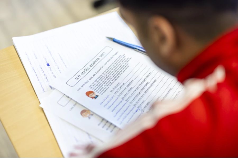 Vom schulpsychologischen Dienst des Kantons Solothurn werden die hohen und widersprüchlichen Erwartungen von Erwachsenen betont. (Symbolbild)