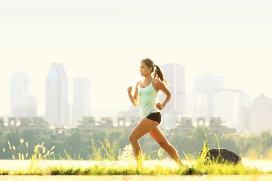 frau joggt