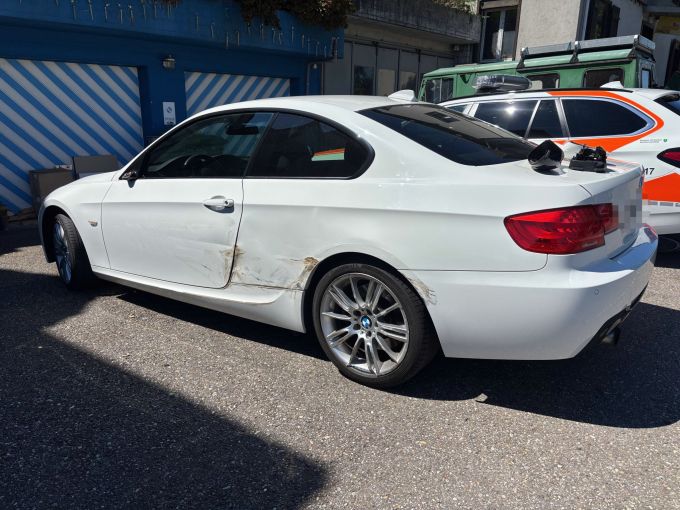 Beim Unfall entstand Sachschaden. Sachschaden