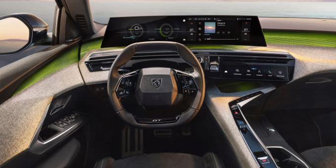 Das i-Cockpit des Peugeot 5008 bietet ein fahrerorientiertes Design mit einem kompakten Lenkrad, einem hochauflösenden digitalen Kombiinstrument und einem intuitiv bedienbaren Touchscreen. Peugeot 5008