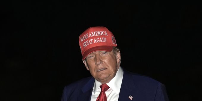 Nach 100 Tagen Trump - US-Wirtschaft schrumpft überraschend Nach 100 Tagen Trump - US-Wirtschaft schrumpft überraschend