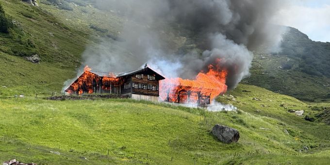 Murg SG: Alpgebäude bei Brand komplett zerstört. Murg SG