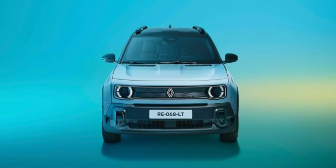 Er basiert auf derselben AmpR-Small-Plattform wie der neue Renault 5, positioniert sich jedoch mit einem grosszügigen Kofferraumvolumen von 420 Litern als familienfreundlicheres Modell. Renault 4