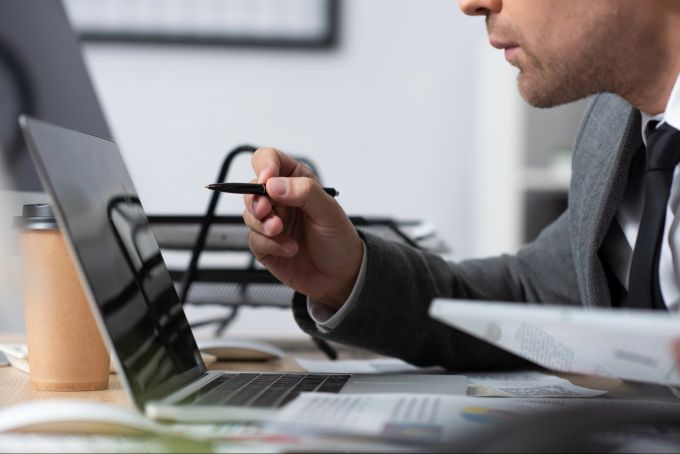 Wertpapiere und Anlagen lassen sich online gut nachverfolgen. Wertpapiere