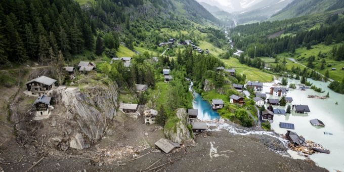 Ein Bergsturz verschüttete das Walliser Bergdorf Blatten. Nun soll es wieder aufgebaut werden. Blatten