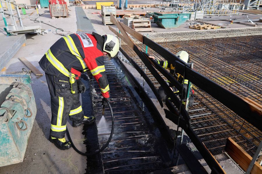 Feuer auf Baustelle