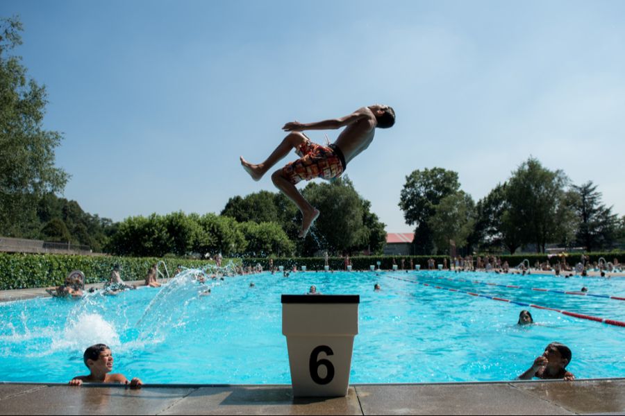 Im Tessin will die Lega in Mendrisio die Badis per Gesetz nur für «steuerzahlende Einwohner» öffnen.