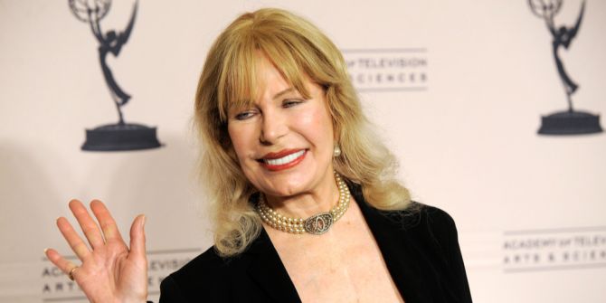 loretta swit