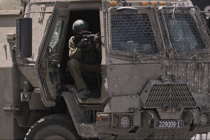 Augenzeugen erheben nach den tödlichen Schüssen in Gaza schwere Vorwürfe gegen israelische Soldaten. (Symbolbild) Gaza Israel Soldat