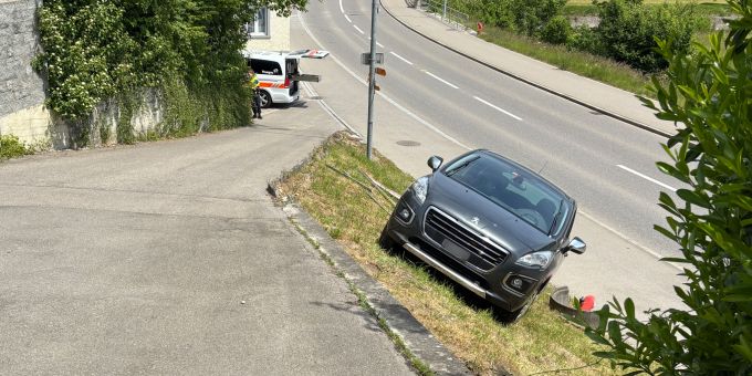 Istighofen TG - Ohne Führerausweis von Strasse abgekommen