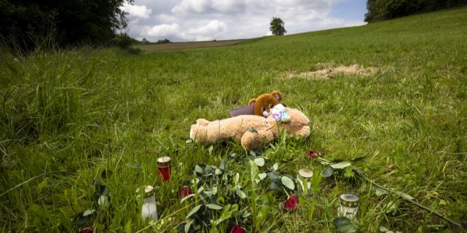 Die Tat geschah in einem Wald in Berikon AG. Nun wurde das Opfer in Portugal beigesetzt. berikon