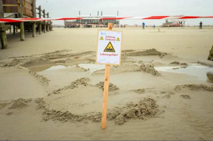 Gerät man in Treibsand, ist Ruhe gefragt. Treibsand