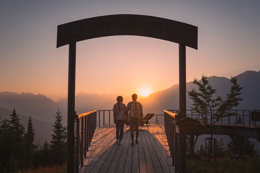 Sonnenaufgang auf der Aussichtsplattform Brunschkopf.