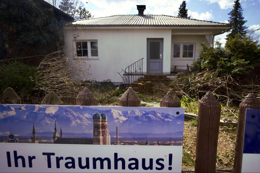 Wer ein Haus oder eine Wohnung kaufen will, muss tief in die Tasche greifen.