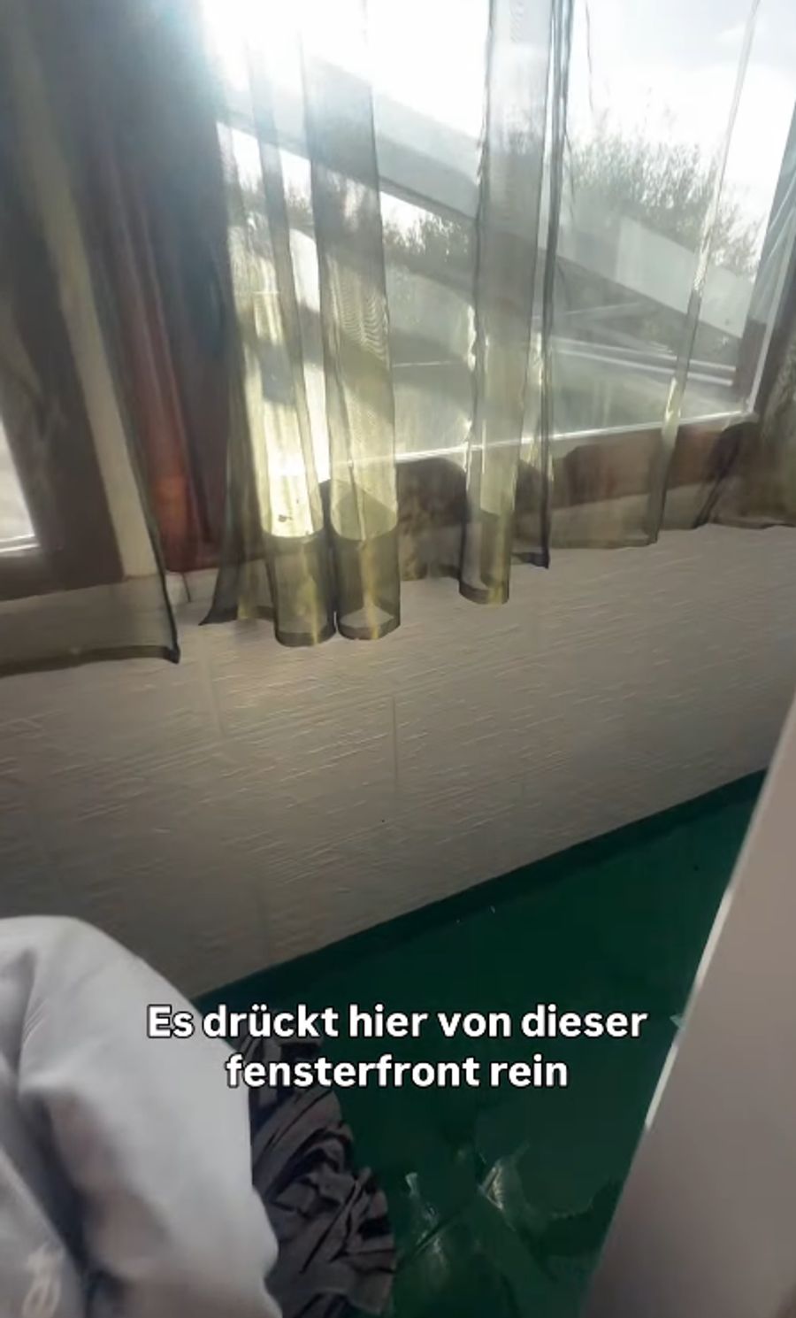 Auch ein wenig Wasser landete im Haus der Auswanderer.