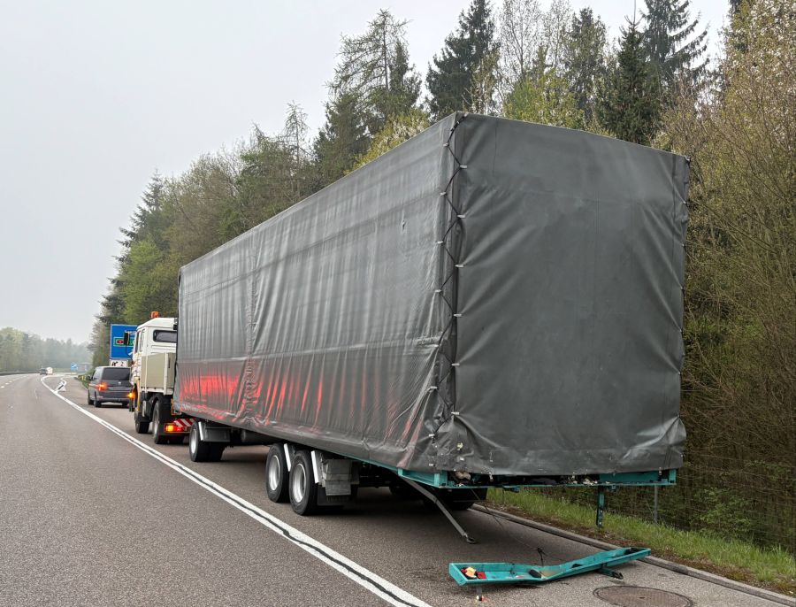 Lastwagen nach Unfall