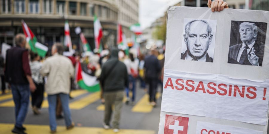 Demonstrierende warfen der Schweiz Mittäterschaft vor.