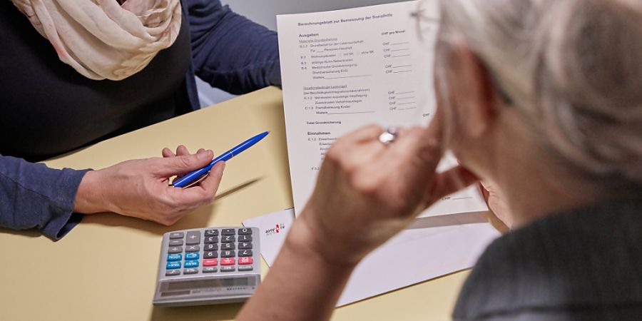 In der bernischen Sozialhilfe soll doch kein Selbstbehalt-Modell für die Gemeinden eingeführt werden. (Symbolbild)