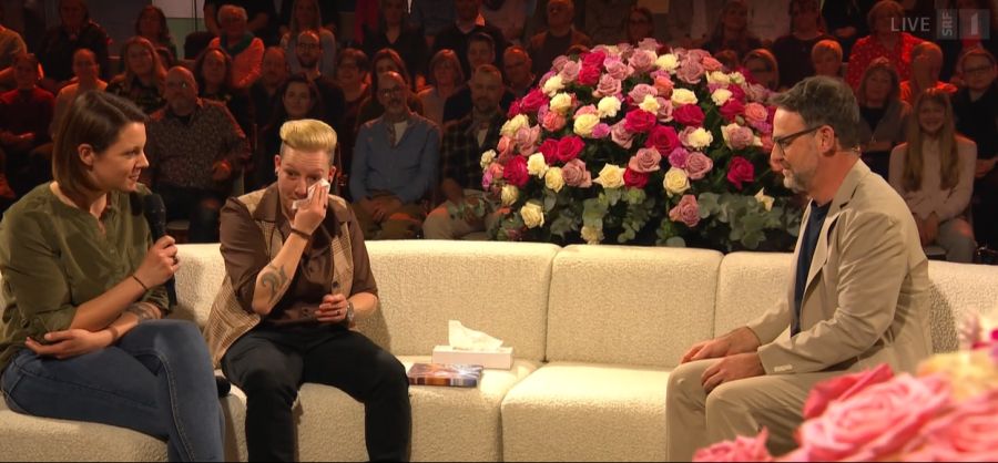 Noch bevor sie ihr Idol überhaupt getroffen hat, kommen Sascha die Tränen.