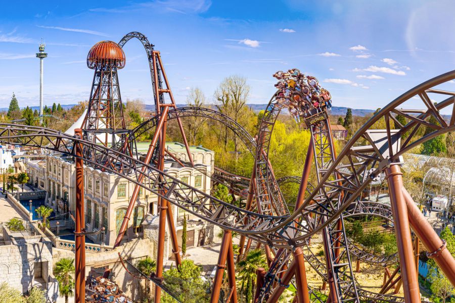 Im Europapark sollen die Eintrittspreise zur Saison 2026 um rund vier Prozent erhöht werden.