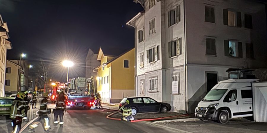 Ein Brand an der Schützenstrasse in Uzwil löste einen Feuerwehreinsatz aus.