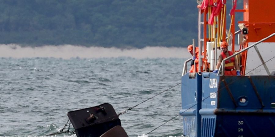 Bei der Grundschleppnetz-Fischerei schleifen Schiffe Netze über den Meeresboden - regelmässig auch in Schutzzonen Europas. (Archivbild)
