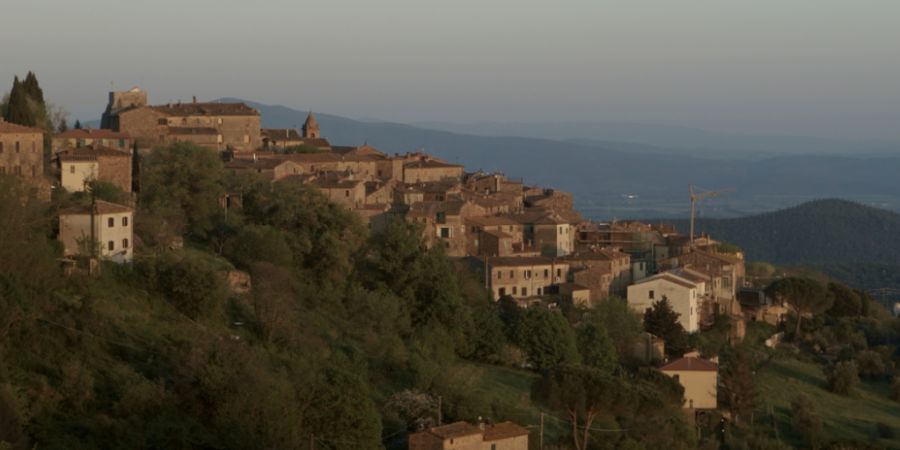 Mit dem toskanischen Dörfchen Tatti hat der Filmemacher Ruedi Gerber einen Ort gefunden, an dem er dem Chaos entfliehen kann.