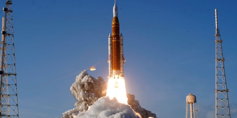 Mondmission