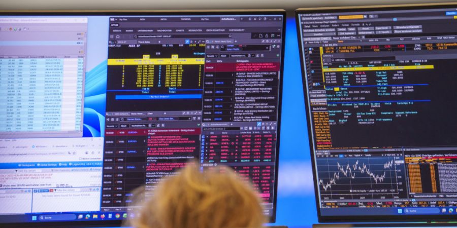 Die deutsche Wirtschaft steckt in einer Flaute. Doch viele der grössten Börsenunternehmen trifft das kaum, sie heben ihre Dividenden für Aktionäre an. (Archivbild)