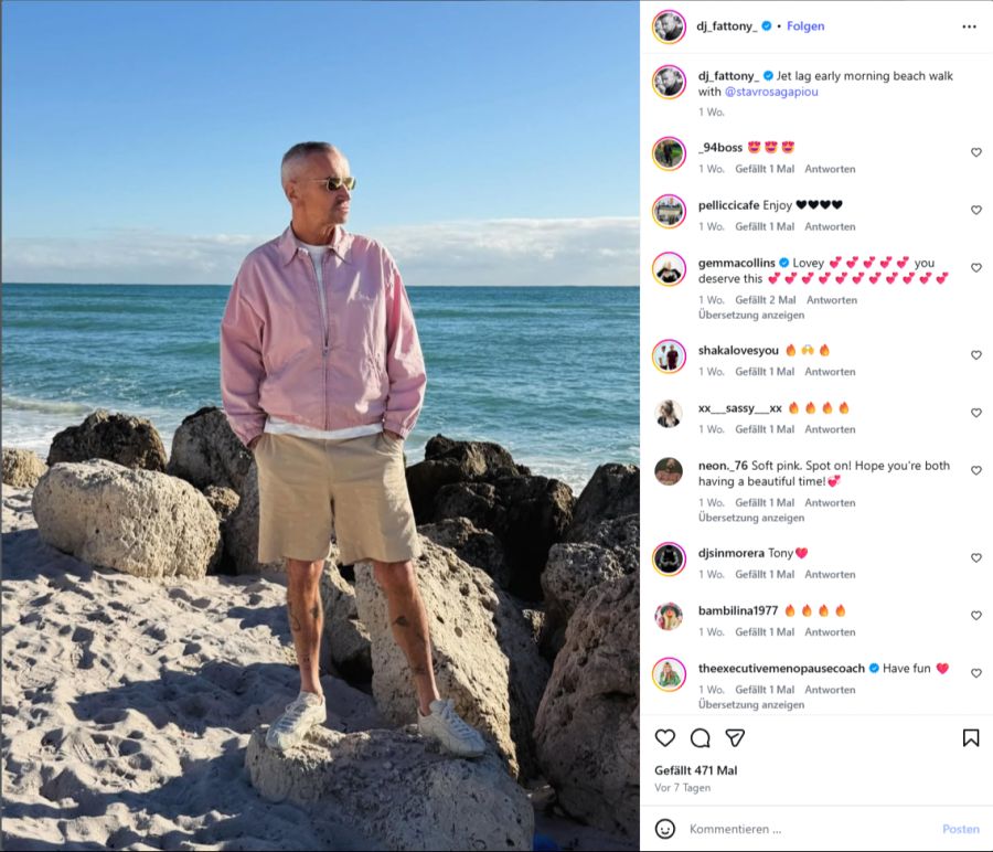 DJ Fat Tony, ein Freund der Familie und Gast bei der Hochzeit, stützt die Version von Brooklyn.