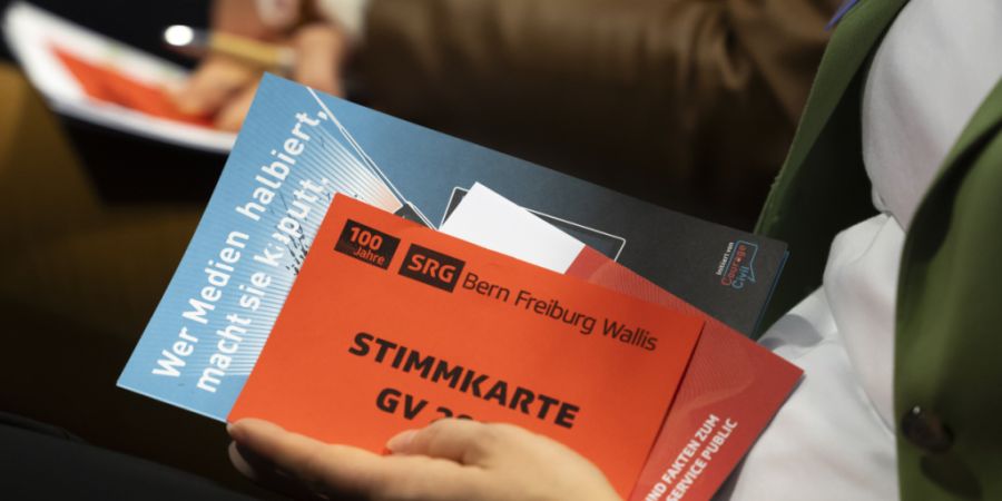 Die SRG Bern Freiburg Wallis will eine  «schleichende Aushöhlung des Service public» verhindern. (Archivbild)