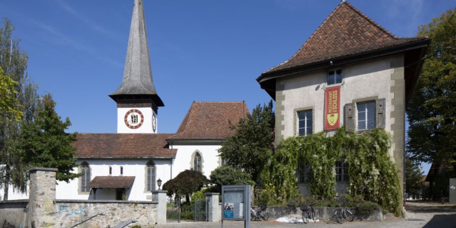 Das Schlossareal in Köniz bildet so etwas wie das Herz des Ortes. (Archivbild)