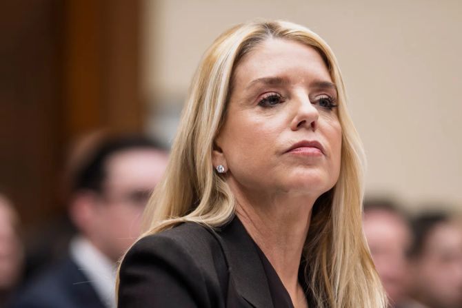 justizministerin pam bondi