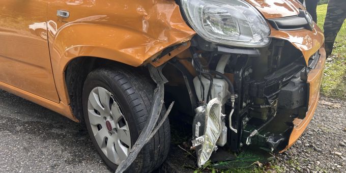 Schaffhausen: Unfall zwischen zwei Personenwagen. Schaffhausen