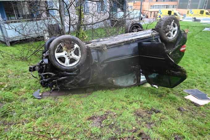 Am Auto entstand ein Totalschaden. Totalschaden.