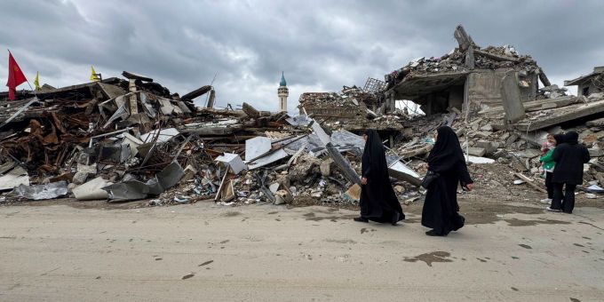 Nach Inkrafttreten der Waffenruhe bleibt Skepsis, ob die Vereinbarung hält. Nahostkonflikt - Libanon