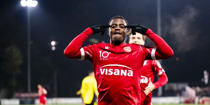 Declan Frith jubelt über sein Tor zum 1:0 gegen Stade Nyonnais. FC Thun