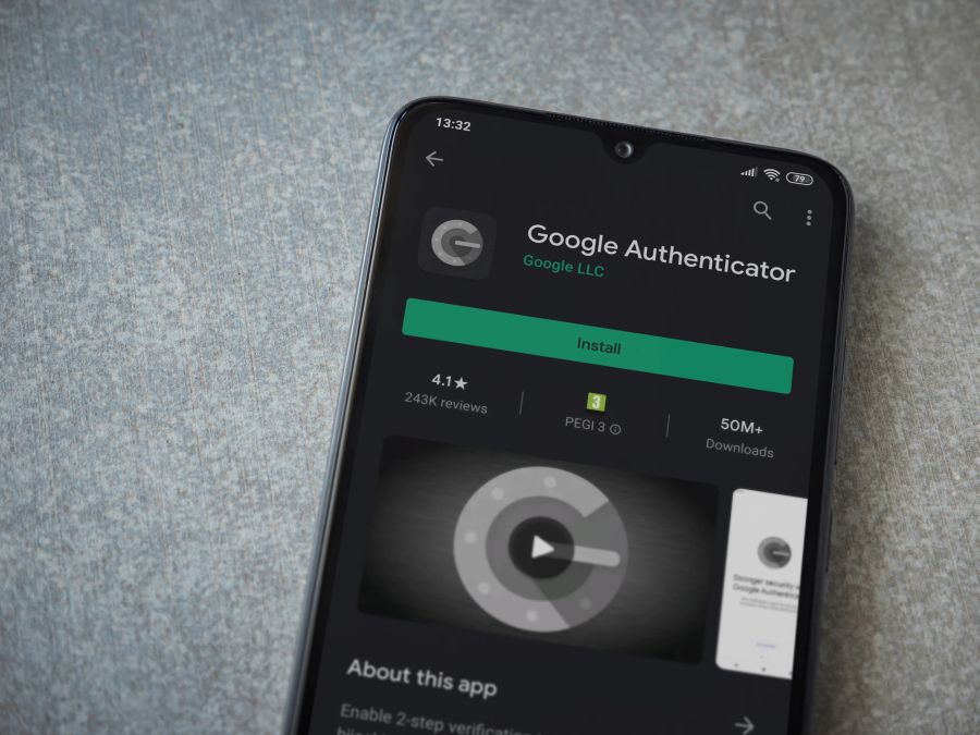 Smartphone mit Google Authenticator