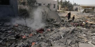 Bericht - Mindestens 60 Tote bei Angriffen Israels in Gaza Bericht - Mindestens 60 Tote bei Angriffen Israels in Gaza