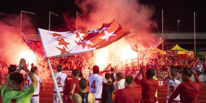 Nach Krawallen - Polizei nimmt zwei Sittener Fussballfans fest