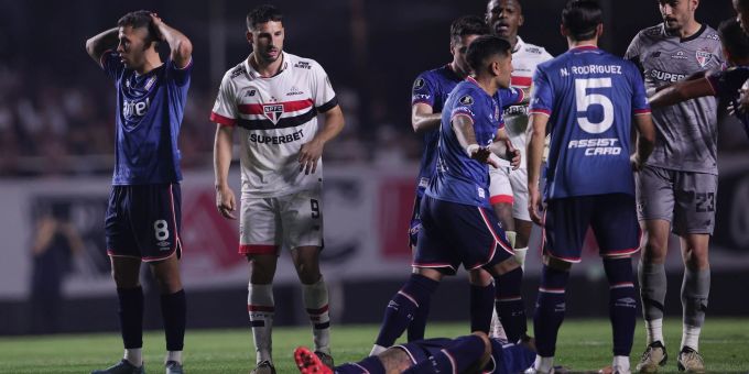 Während Spiel - Uruguayischer Fussballer Izquierdo nach Kollaps tot
