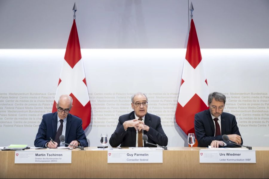 Unter anderem Guy Parmelin setzt sich für die Änderungen im Mietrecht ein.