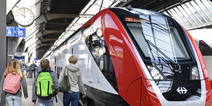 Der «Schüttelzug» FV-Dosto am Zürcher Hauptbahnhof. SBB