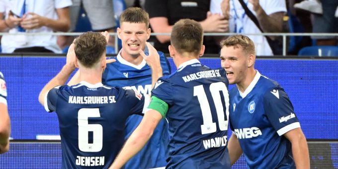 Andrin Hunziker schiesst den KSC zum umjubelten 3:2-Sieg. Andrin Hunziker FCB KSC