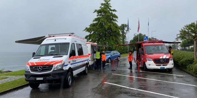 Rettungsaktion auf Zugersee.