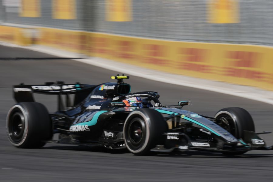 Mercedes holte mit eigenen Chassis und Motoren Siege und WM-Titel en masse.